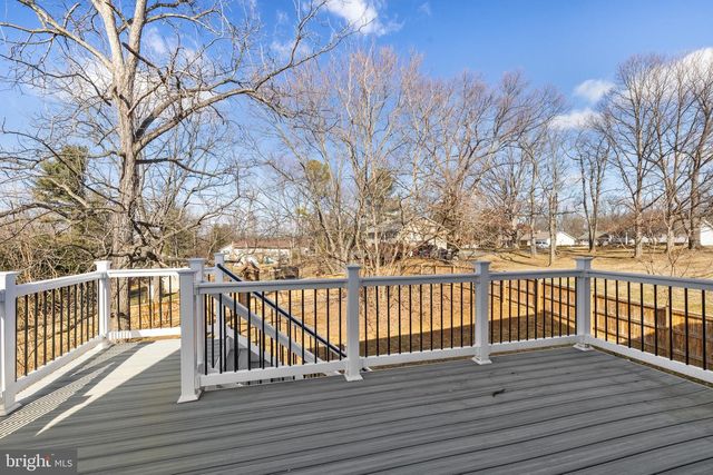 239 SUNLITE DR, Charles Town, WV 25414