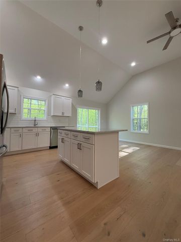 143 River Road, New Paltz, NY 12561