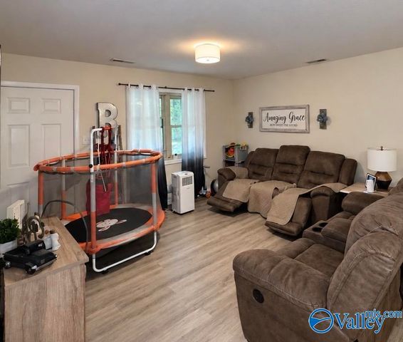 137 Wilhite Road, Falkville, AL 35622
