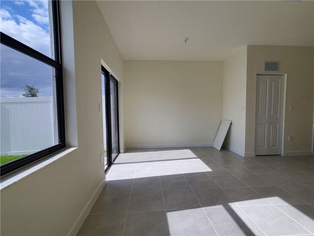 3216 W 114th Terrace, Hialeah, FL 33018