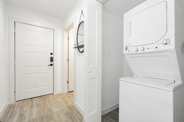 601 N Ewing Avenue 102, Dallas, TX 75203