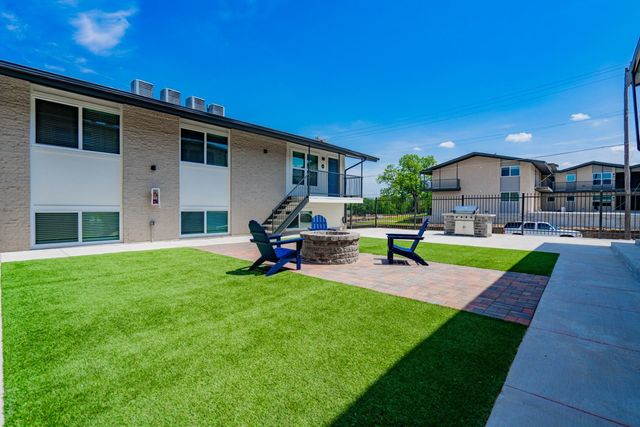 601 N Ewing Avenue 102, Dallas, TX 75203