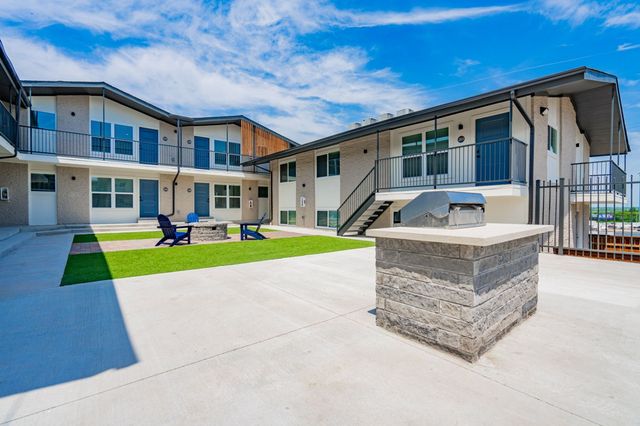 601 N Ewing Avenue 102, Dallas, TX 75203