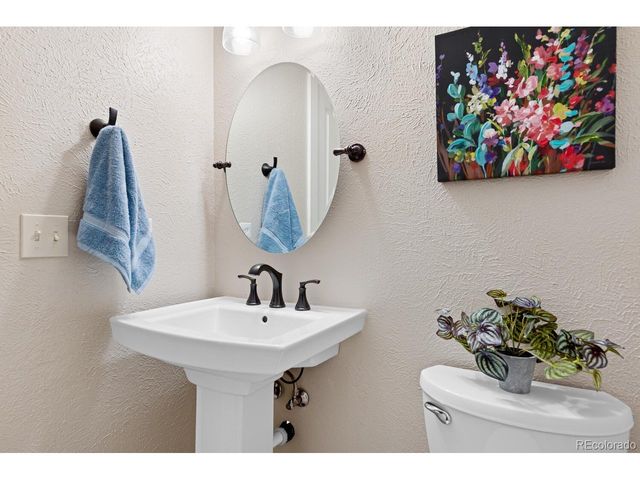 6945 Braun Ct, Arvada, CO 80004