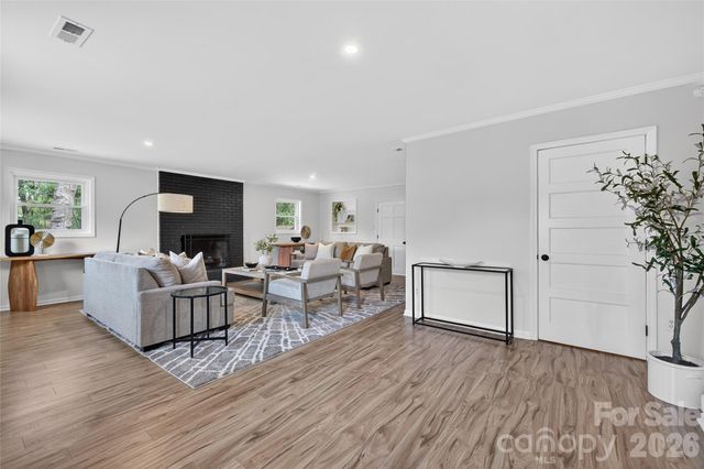 1521 Starbrook Drive, Charlotte, NC 28210