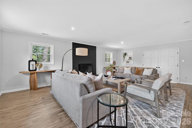 1521 Starbrook Drive, Charlotte, NC 28210