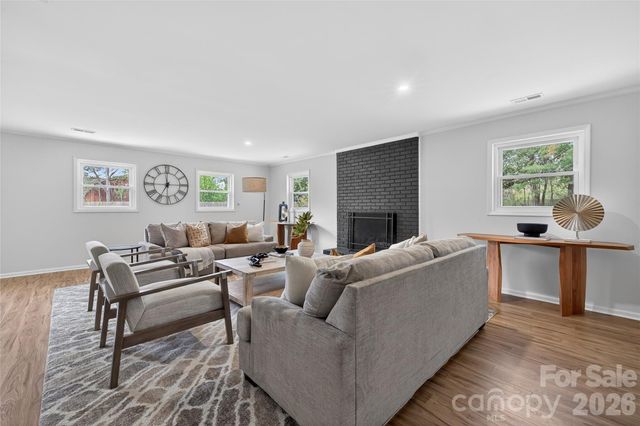 1521 Starbrook Drive, Charlotte, NC 28210