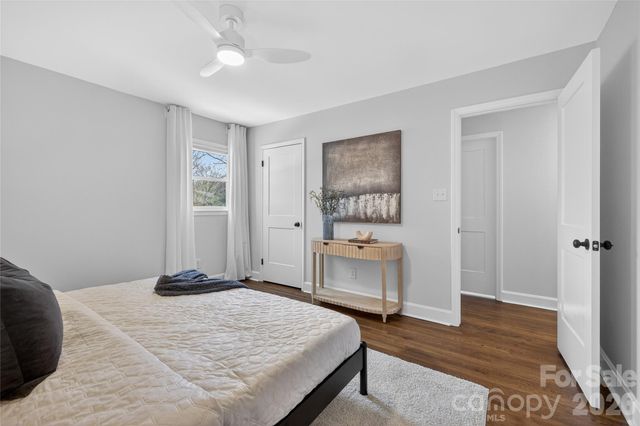 1521 Starbrook Drive, Charlotte, NC 28210