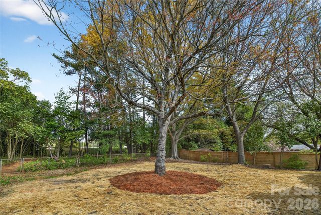 1521 Starbrook Drive, Charlotte, NC 28210