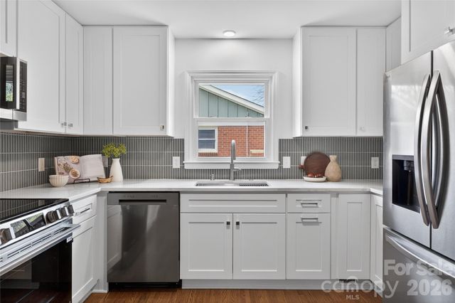 1521 Starbrook Drive, Charlotte, NC 28210