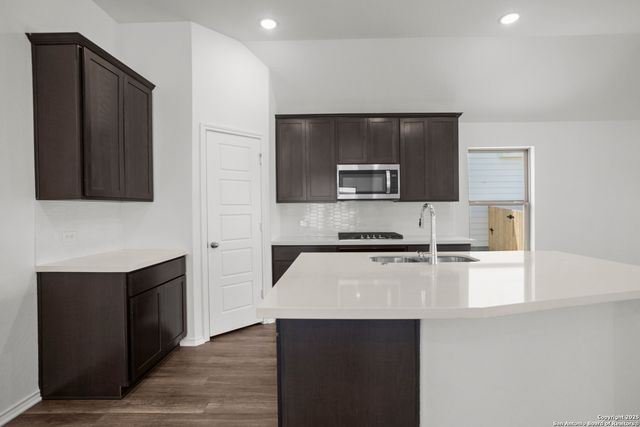 10275 Bartenheim Dr, Schertz, TX 78154