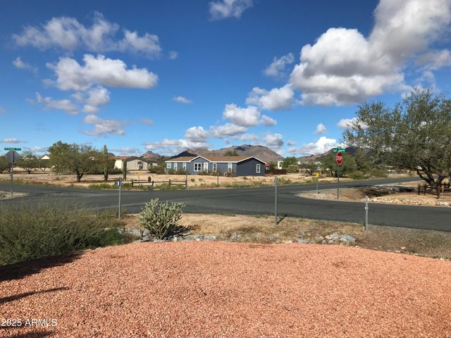 23275 W LOS HUESOS Way, Congress, AZ 85332