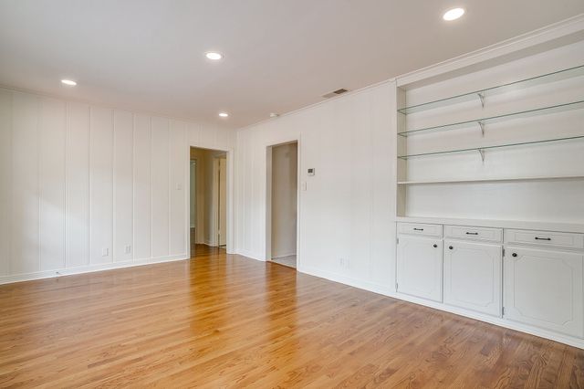 2812 Ryan Place Drive, Fort Worth, TX 76110