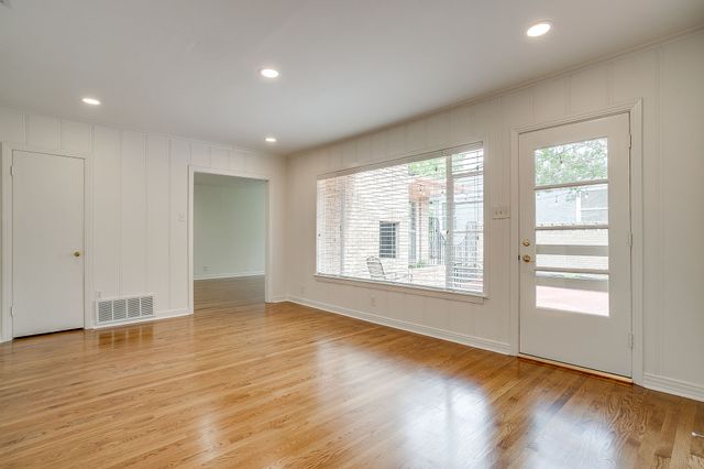 2812 Ryan Place Drive, Fort Worth, TX 76110