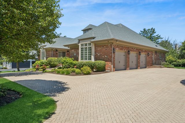 11954 Crosscreek Court, Burr Ridge, IL 60527