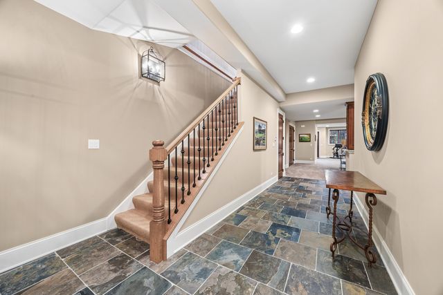 11954 Crosscreek Court, Burr Ridge, IL 60527