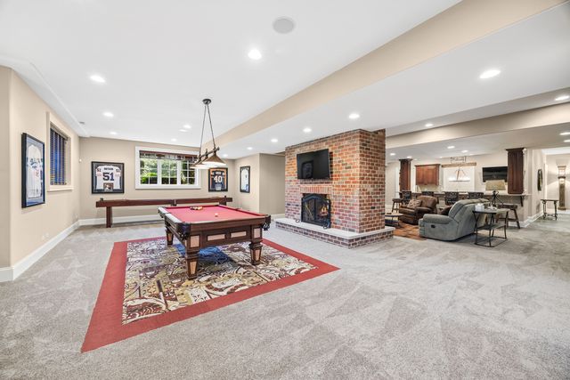 11954 Crosscreek Court, Burr Ridge, IL 60527