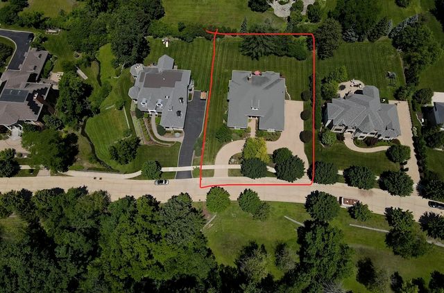 11954 Crosscreek Court, Burr Ridge, IL 60527
