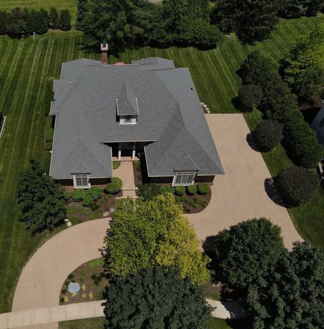 11954 Crosscreek Court, Burr Ridge, IL 60527
