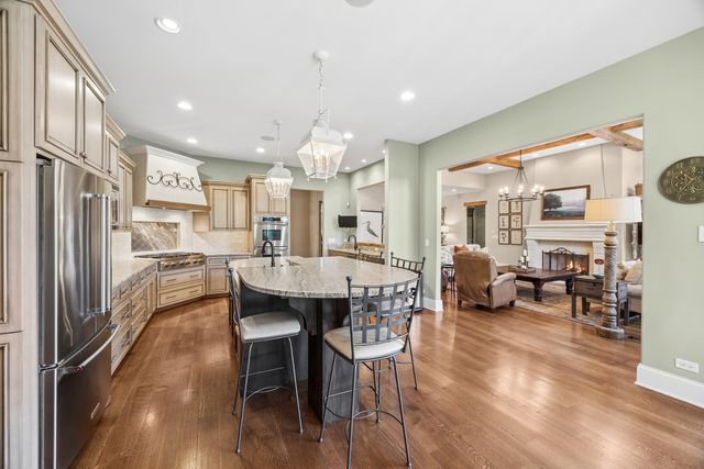 11954 Crosscreek Court, Burr Ridge, IL 60527