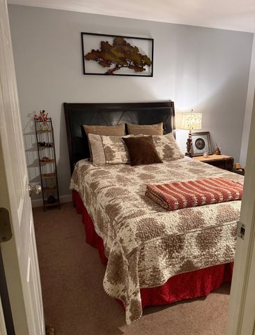 352 Danbury Drive, Naperville, IL 60565