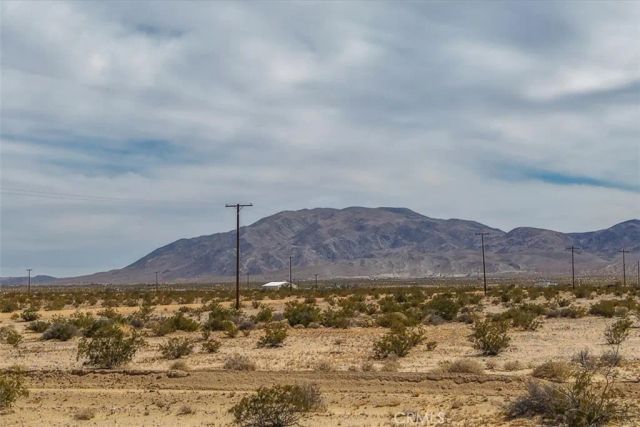 101 Diamond Bar, 29 Palms, CA 92277