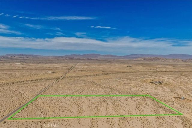 101 Diamond Bar, 29 Palms, CA 92277
