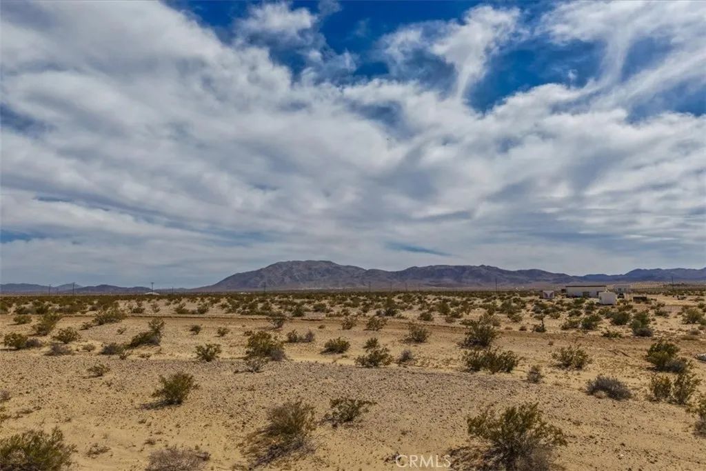 101 Diamond Bar, 29 Palms, CA 92277