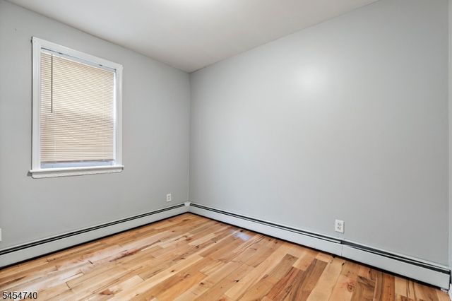 224 Macarthur Ave, Garfield City, NJ 07026