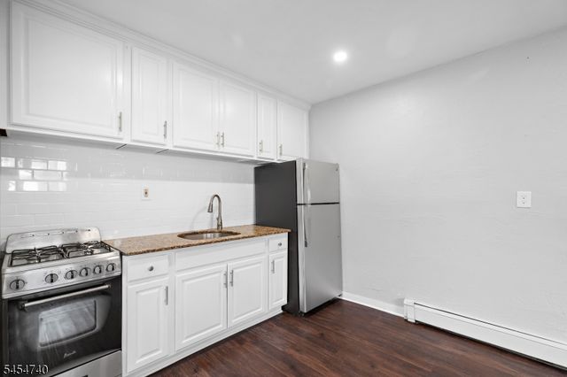 224 Macarthur Ave, Garfield City, NJ 07026