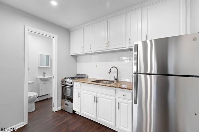 224 Macarthur Ave, Garfield City, NJ 07026