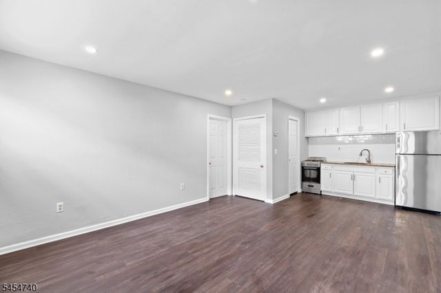 224 Macarthur Ave, Garfield City, NJ 07026