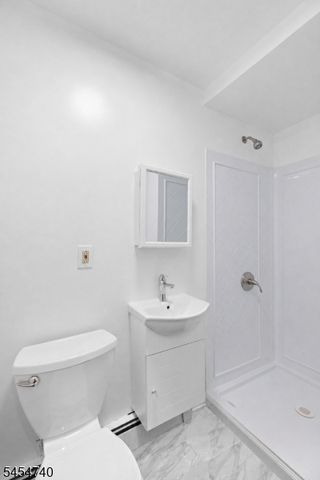 224 Macarthur Ave, Garfield City, NJ 07026