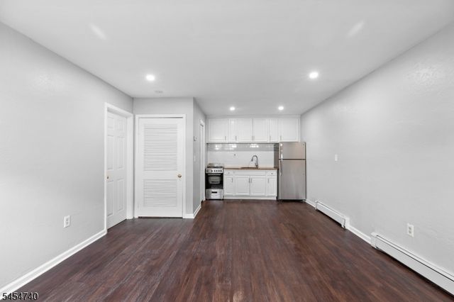 224 Macarthur Ave, Garfield City, NJ 07026