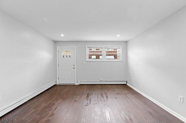 224 Macarthur Ave, Garfield City, NJ 07026