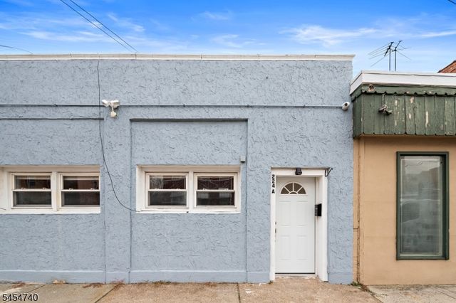 224 Macarthur Ave, Garfield City, NJ 07026