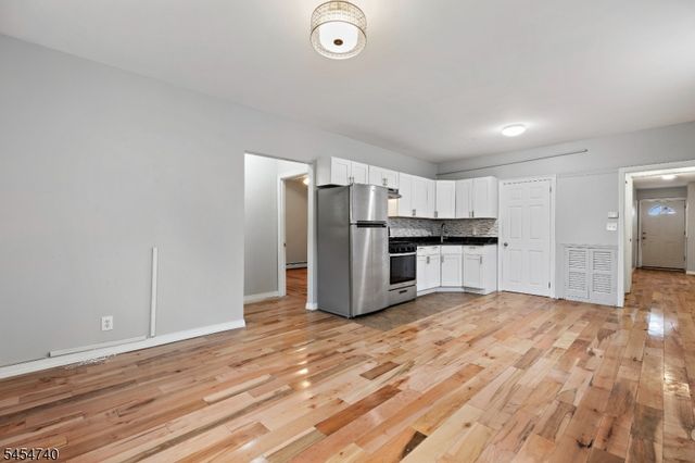 224 Macarthur Ave, Garfield City, NJ 07026