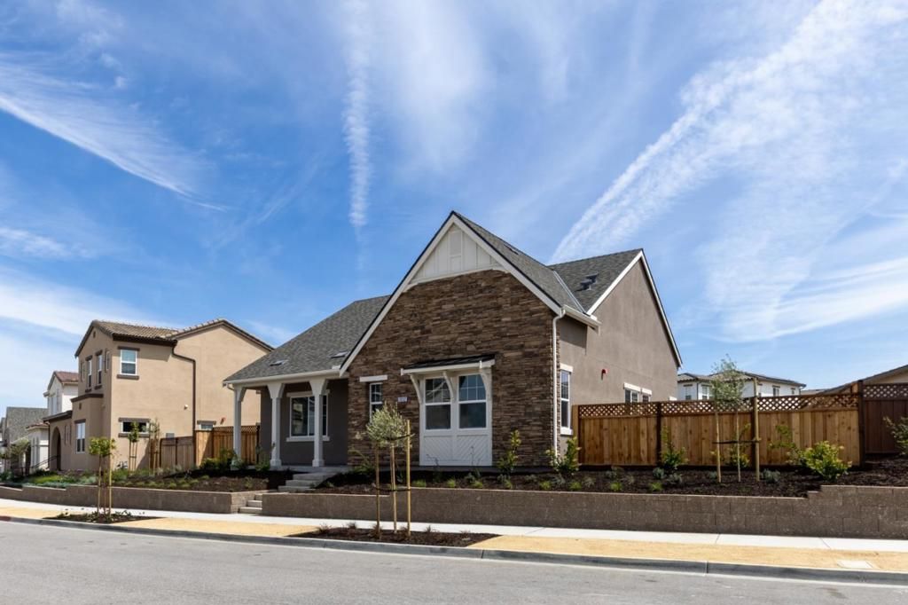 Image 3 of property listing at 3052 El Capitan Drive, Marina, CA 93933