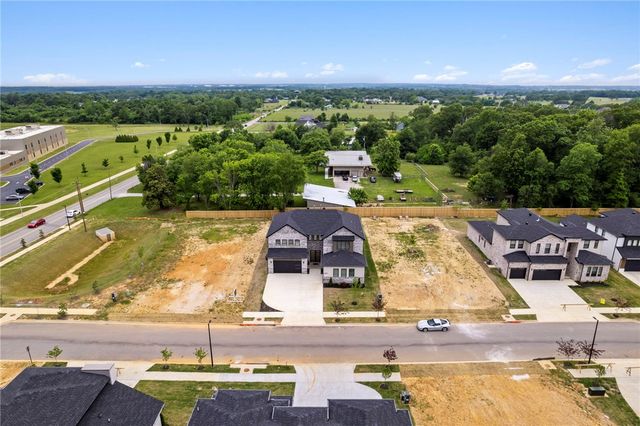 4424 S 88th Street, Bentonville, AR 72713