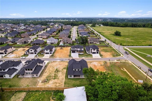 4424 S 88th Street, Bentonville, AR 72713