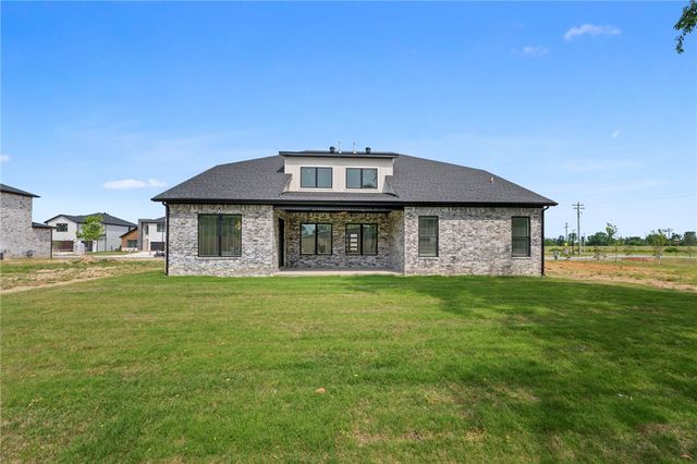 4424 S 88th Street, Bentonville, AR 72713