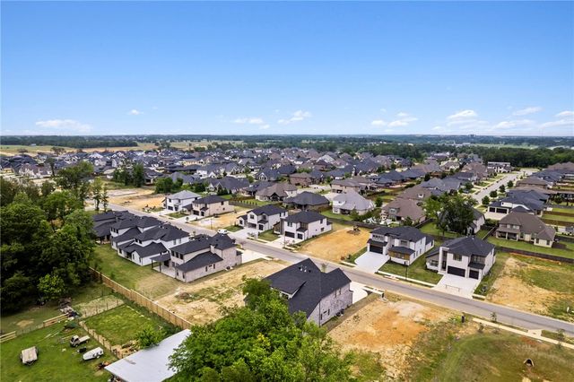 4424 S 88th Street, Bentonville, AR 72713