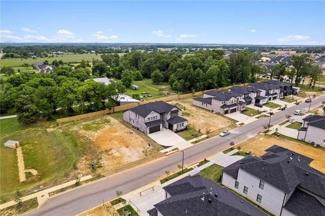 4424 S 88th Street, Bentonville, AR 72713