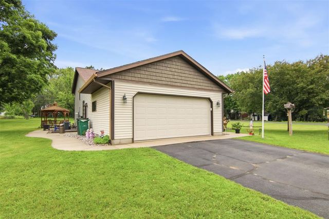 1440 Birchwood Lane, Eau Claire, WI 54703