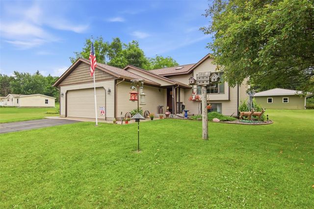 1440 Birchwood Lane, Eau Claire, WI 54703