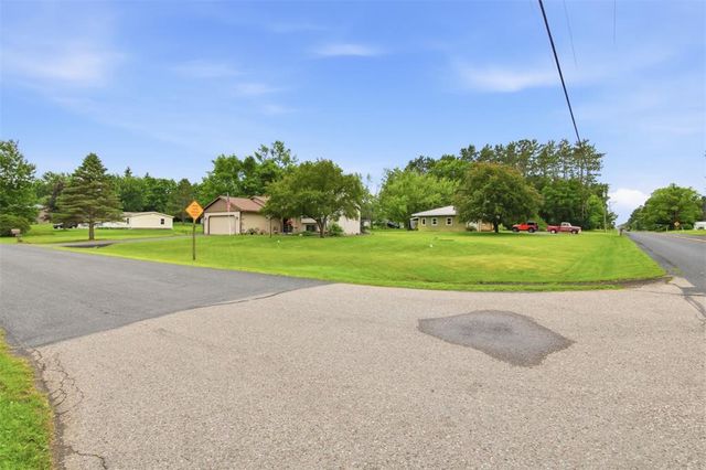1440 Birchwood Lane, Eau Claire, WI 54703