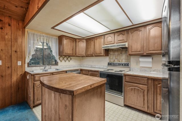 8388 N Pass Road, Sumas, WA 98295