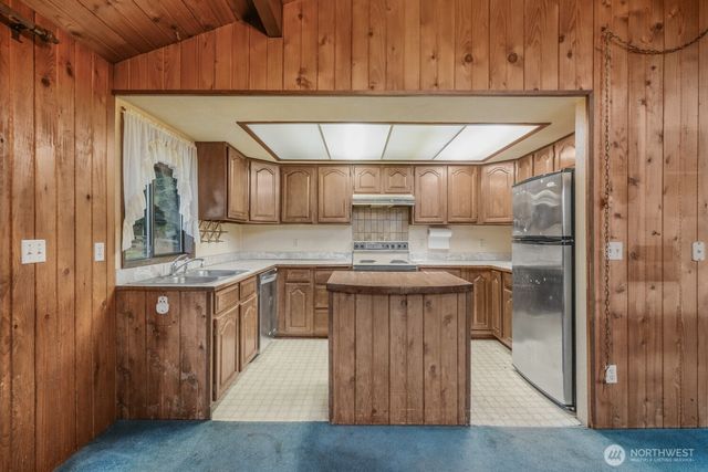 8388 N Pass Road, Sumas, WA 98295