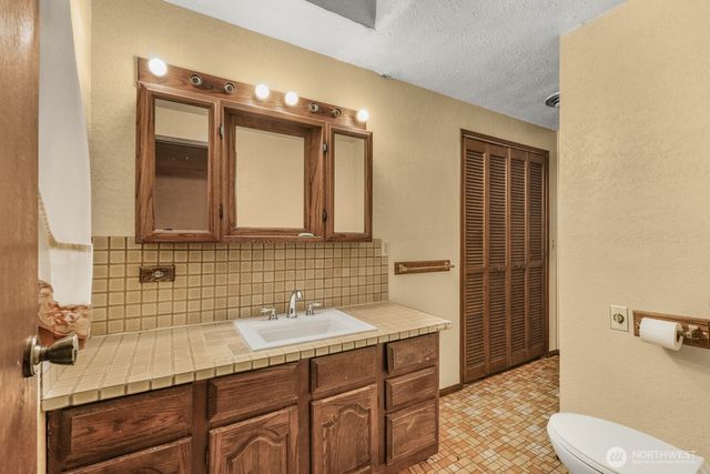 8388 N Pass Road, Sumas, WA 98295