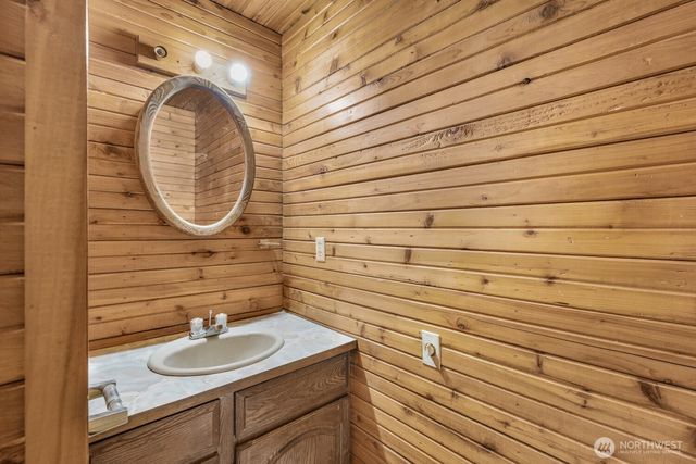 8388 N Pass Road, Sumas, WA 98295